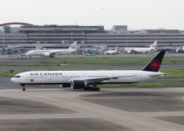 ハム太郎。さんが、羽田空港で撮影したエア・カナダ 777-333/ERの航空フォト（飛行機 写真・画像）