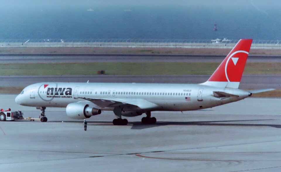 schabak1／600ノースウェスト航空B757－200 ノースウエスト航空 Boeing 757-200 N546US 中部国際空港 航空
