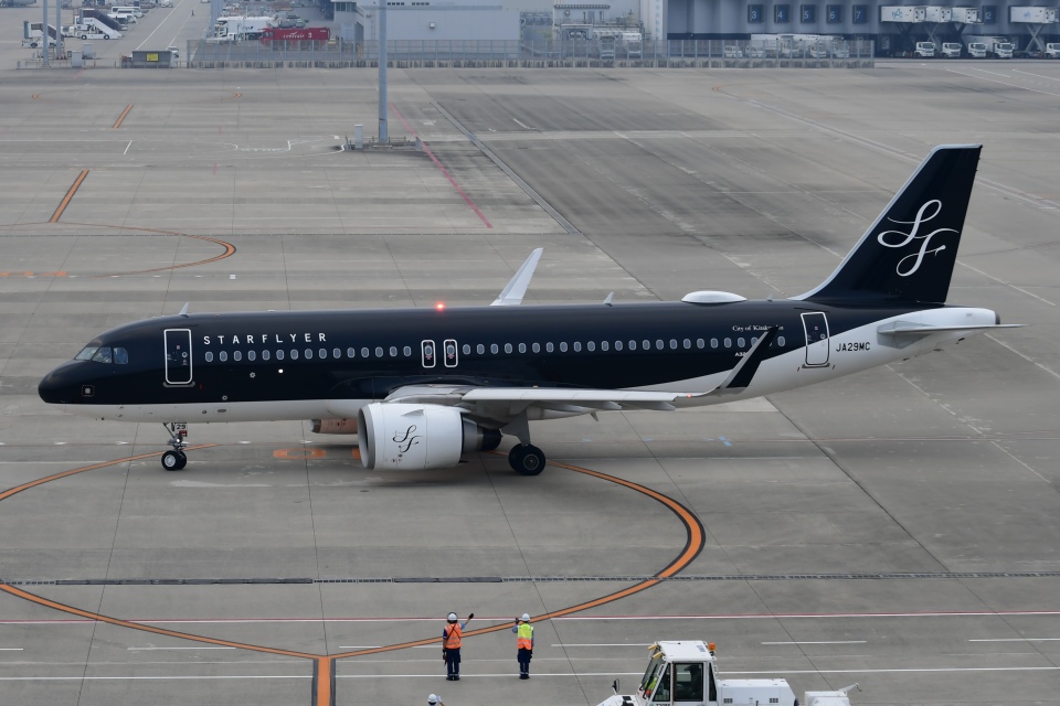 JC WINGS スターフライヤ A320 JA22MC 1/400 楽天市場】エアバス A320neo スターフライヤー STARFLYER JA28MC