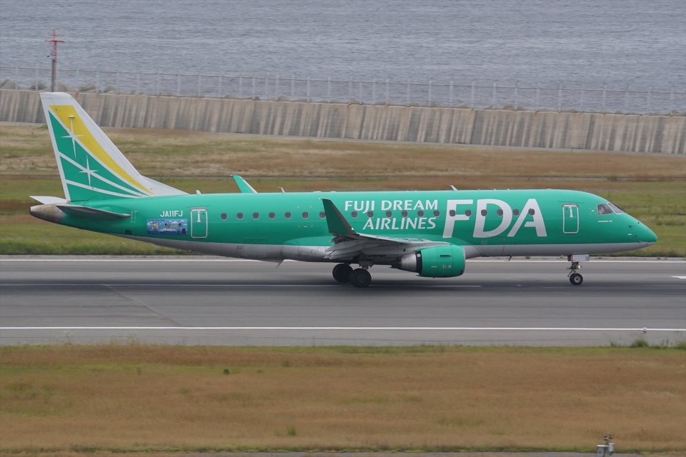 フジドリームエアラインズ ERJ-175 JA10FJ 1/400 Amazon.co.jp: JC Wings 富士ドリームエアラインズ FDA E-175