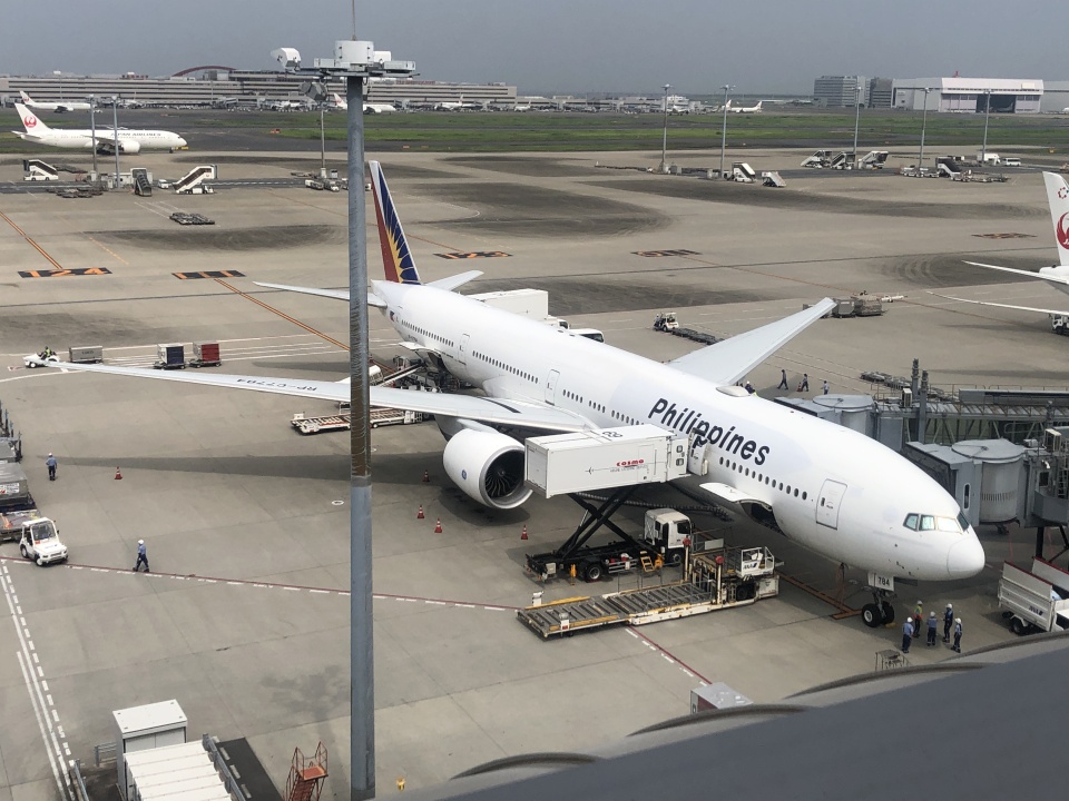 フィリピン航空Boeing777-300ER フィリピン航空 Boeing 777-300 RP-C7781 成田国際空港 航空