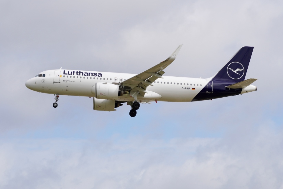 ルフトハンザドイツ航空 Airbus A320neo D-AINP ロンドン