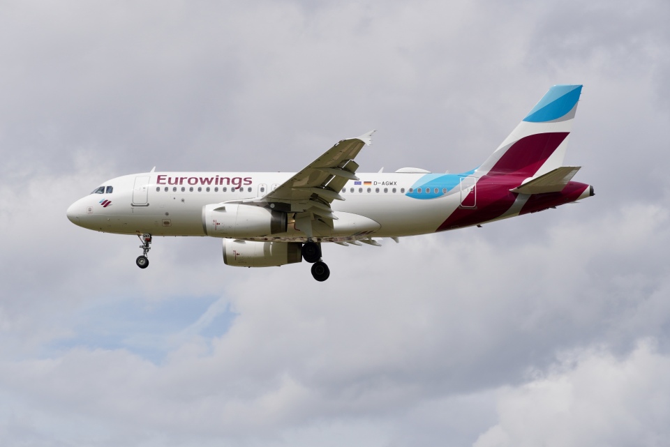 ユーロウイングス Airbus A319 D-AGWX ロンドン・ヒースロー空港