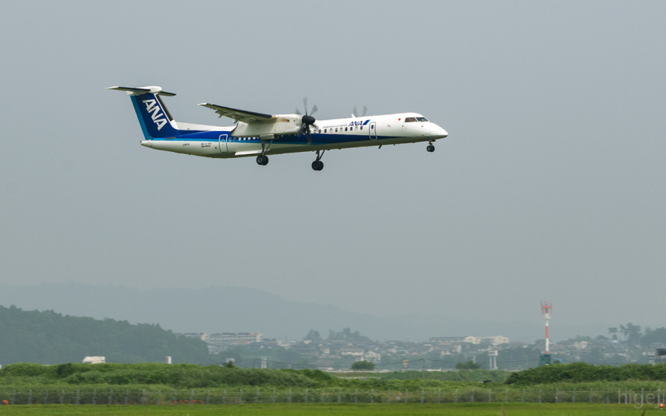 ANAウイングス Bombardier DHC-8-400 JA847A 仙台空港 航空