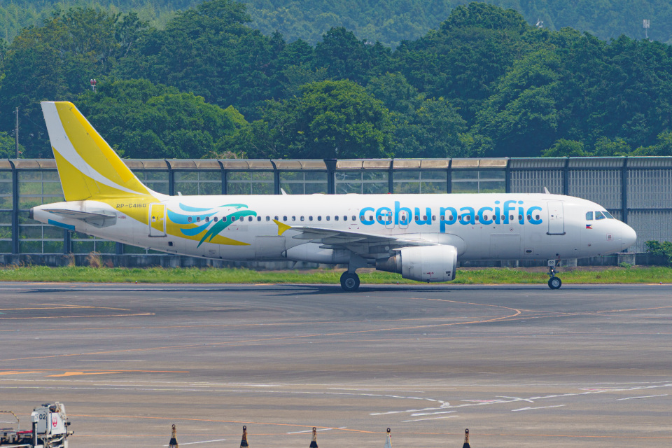 A320 Airlinertags ブリュッセル航空xスマーフ コラボ特別機 ブリュッセル航空、5機目の特別塗装機「エアロスマーフ」が