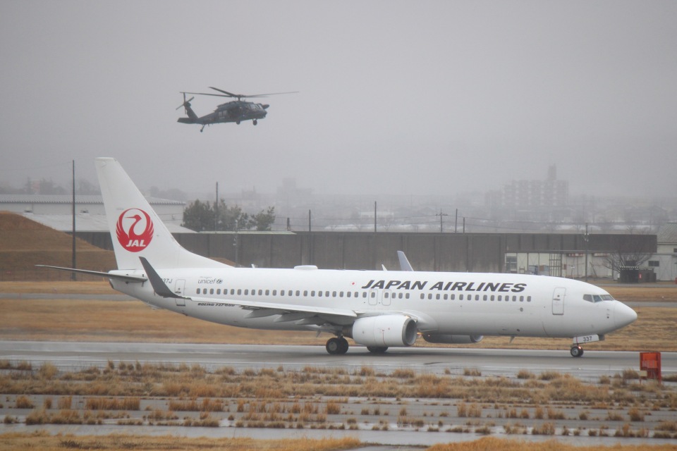 日本航空 Boeing 737-800 JA337J 小松空港 航空フォト | by そー