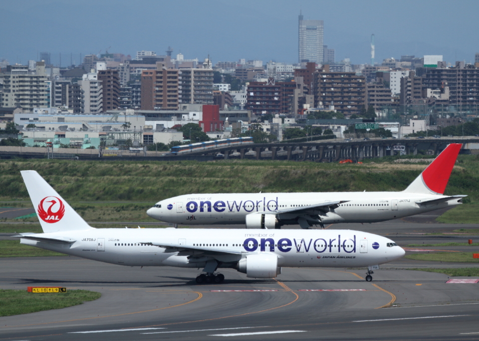 航空機・ヘリコプター BOEING  777-200 ER  JAL normal and special livery] JAL Boeing 777-200 