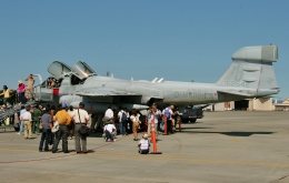 TA27さんが、横田基地で撮影したアメリカ海兵隊 EA-6B Prowler (G-128)の航空フォト（飛行機 写真・画像）