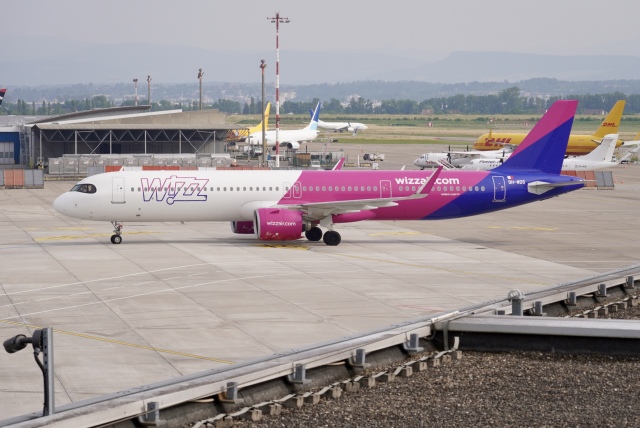 ユーロエアポート・バーゼル - EuroAirport Basel-Mulhouse-Freiburg [BSL/LFSB]で撮影されたユーロエアポート・バーゼル - EuroAirport Basel-Mulhouse-Freiburg [BSL/LFSB]の航空機写真(フォト・画像)