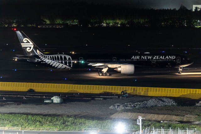 航空機・ヘリコプター NewZealand.Boing777 Air New Zealand Boeing 777-300ER ZK-OKV Landing at Narita
