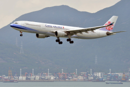 flytaka78さんが、香港国際空港で撮影したチャイナエアライン A330-302の航空フォト（飛行機 写真・画像）