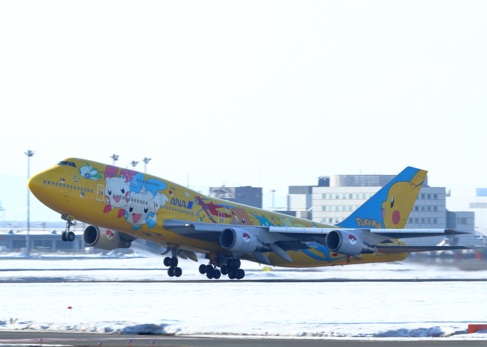 全日空 Boeing 747-400 JA8957 新千歳空港 航空フォト | by