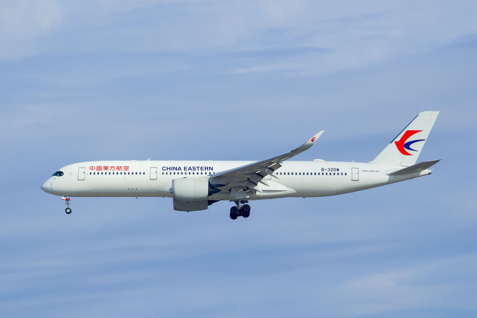 中国東方航空 AIRBUS350-900 限定版モデル Jcwings 中国東方航空 A350-900 B-305X 1/200 XX2254