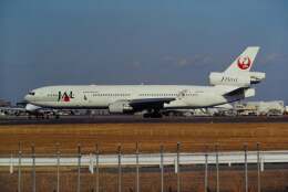 航空機・ヘリコプター Jcwings 1/200 JAL MD-11 JA8580 1/200 MD-11 JAL 導入1号機 エトピリカ JA8580 ［XX2019］ JC