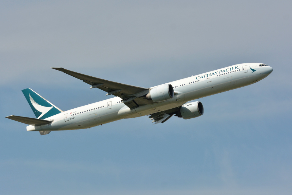 PILOT 北の彩景事典 エゾエンゴサク 航空写真(フォト・画像)：キャセイパシフィック航空 Boeing 777