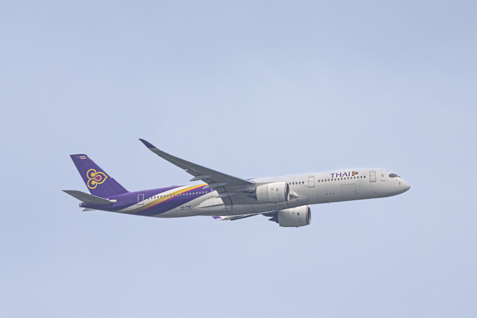 THAI タイ国際航空 A350-900 HS-THB 1/150 新品 InFlight Die-Cast Models Thai Airbus A350-900 w/Stand Reg HS
