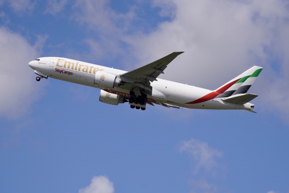 エミレーツ航空 Boeing 777-200 A6-EFV アムステルダム