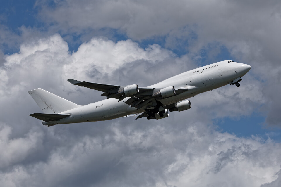 カリッタエア 747-400F N744CK 1/200 JC2CKS0120A.jpg