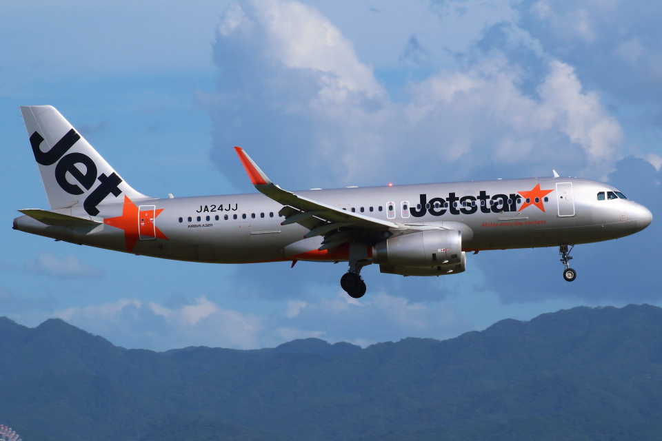 ジェットスター・ジャパン Airbus A320 JA24JJ 関西国際空港