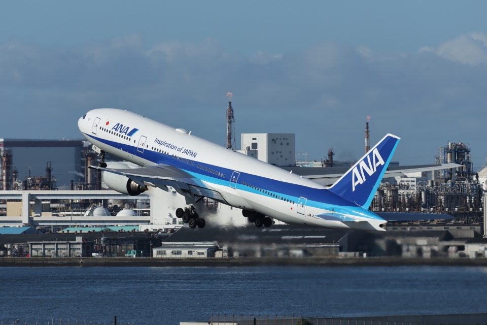 全日空 Boeing 777-200 JA741A 羽田空港 航空フォト | by