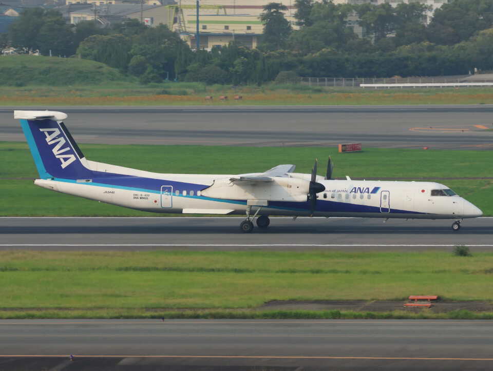 DHC-8-400 JA845A　未開封品 激レア ANA. DHC-8-400 1/200 JA845A モデルプレーン 模型