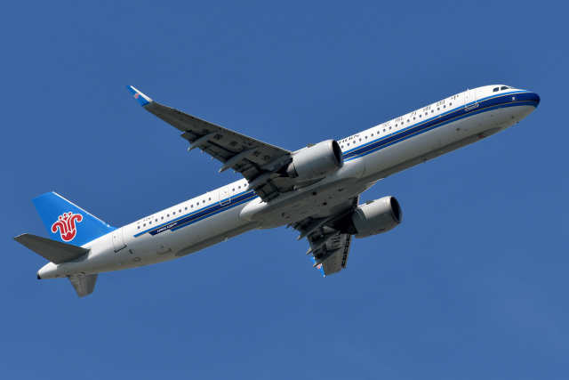 週末価格‼️1/200 中国南方航空 B757 1/200 中国南方航空 B757