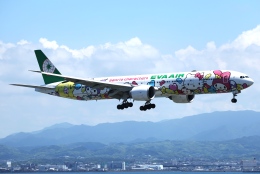 ローリージェット」特別塗装機 エバー航空 (777-300 | B-16740