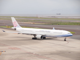 FSZ K-SURAさんが、中部国際空港で撮影したチャイナエアライン A330-302の航空フォト（飛行機 写真・画像）