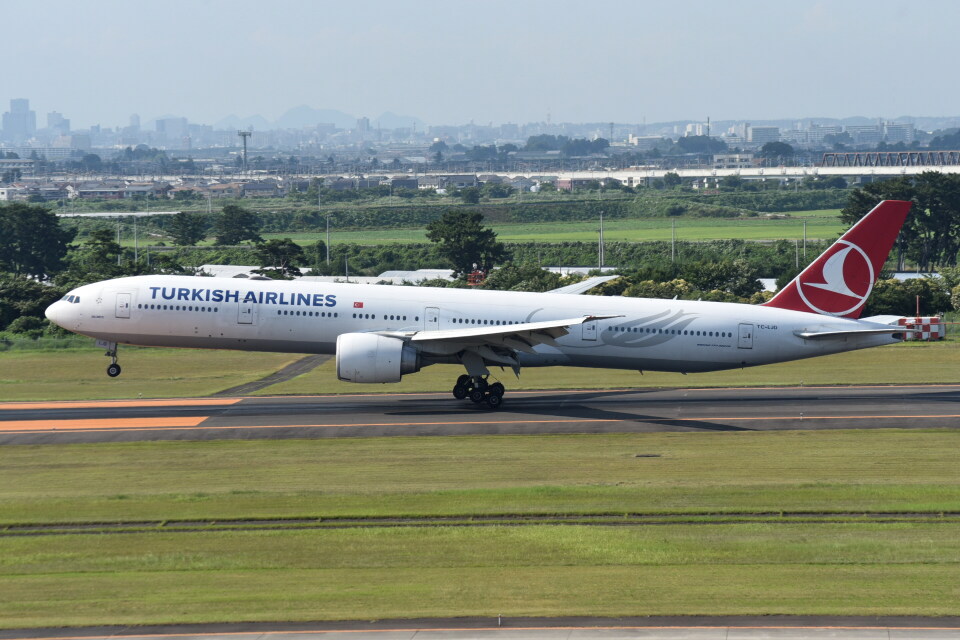 ターキッシュ・エアラインズ Boeing 777-300 TC-LJD 仙台空港