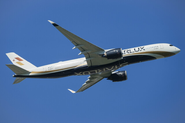 スターラックス航空 STARLUX-A321neo 1:200 ScaleModelStore.com :: JC Wings 1:200 - EW221N008 - Starlux