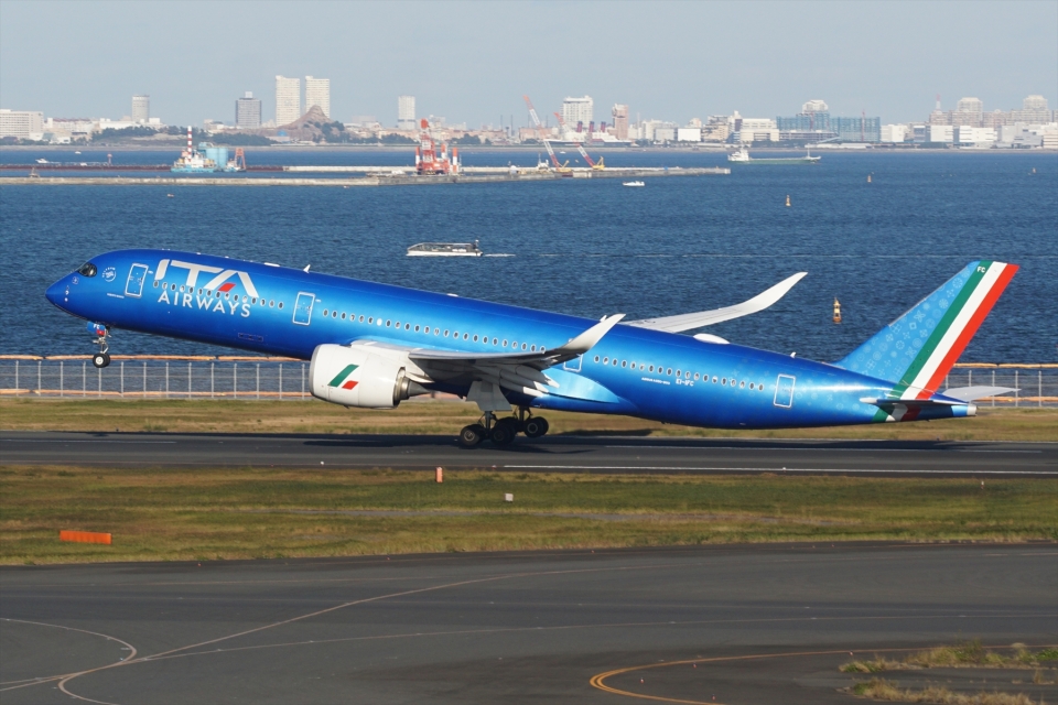 ITAエアウェイズ Airbus A350-900 EI-IFC 羽田空港 航空フォト