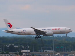 Kiyo.Hさんが、フランクフルト国際空港で撮影した中国貨運航空 777-Fの航空フォト（飛行機 写真・画像）