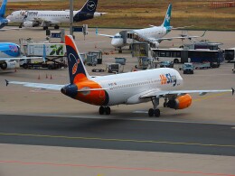Kiyo.Hさんが、フランクフルト国際空港で撮影したハイスカイ・ヨーロッパ A320-232の航空フォト（飛行機 写真・画像）