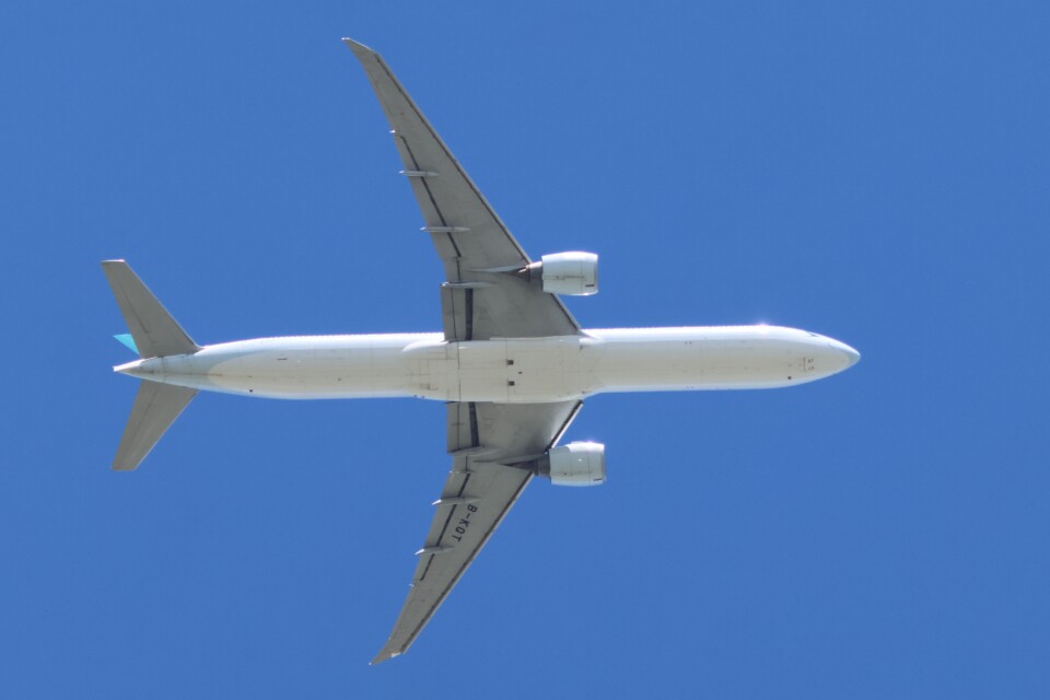 inflight 1/200キャセイパシフィック　777-300ER B-KQL inflight 1/200キャセイパシフィック 777-300ER B-KQL - メルカリ
