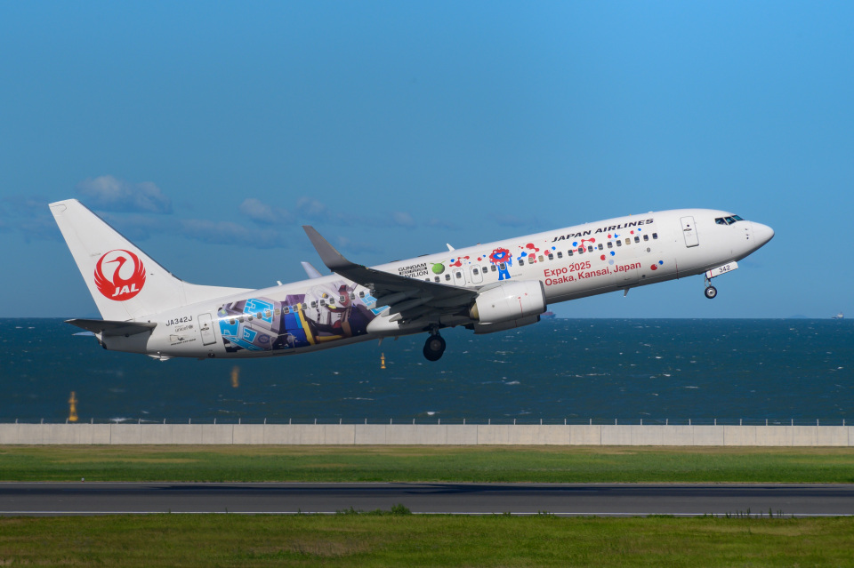 日本航空 Boeing 737-800 JA342J 北九州空港 航空フォト | by