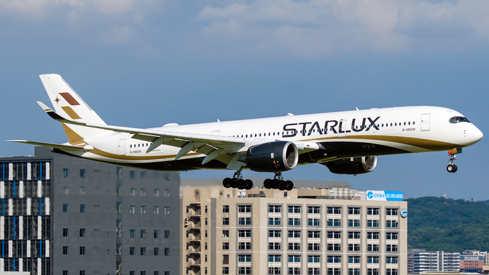 航空機・ヘリコプター Stalux A350-900 B-58501 Starlux Airbus A350-900 B-58501 Landing and Takeoff | Narita