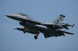 ナナさんが、小松空港で撮影したアメリカ空軍 F-16C Fighting Falconの航空フォト（飛行機 写真・画像）