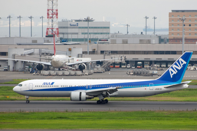 機体記号 : JA8670 (ANA) 航空フォト(飛行機 写真・画像