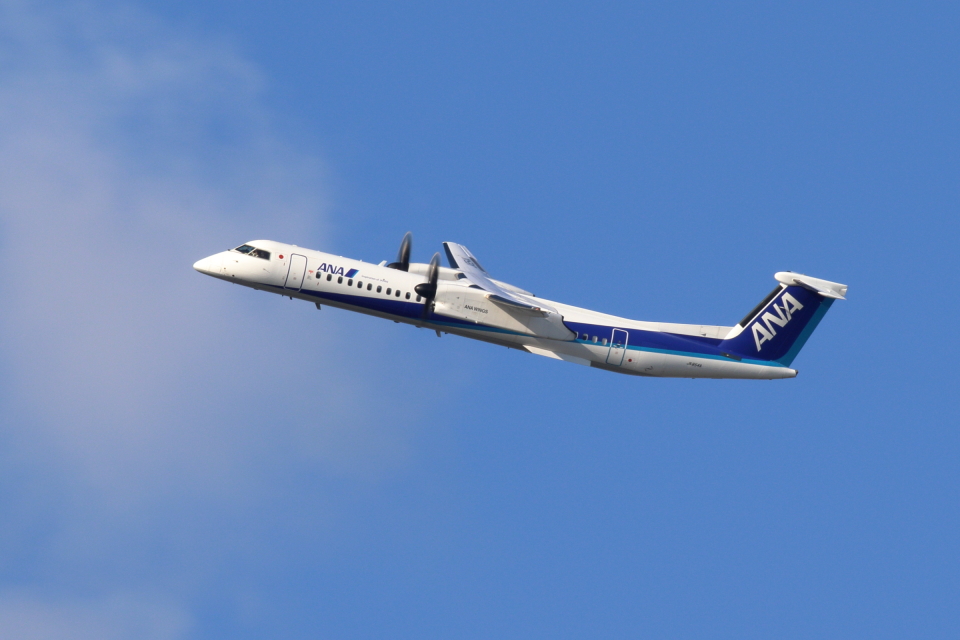 ANAウイングス DHC-8-400(Q400) NH11011 1/100 ANAウイングス DHC-8-400(Q400) NH11011 1/100