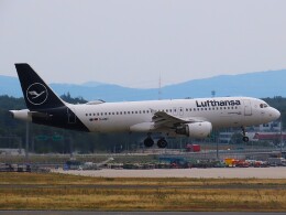 航空フォト：D-AIQT ルフトハンザドイツ航空 A320