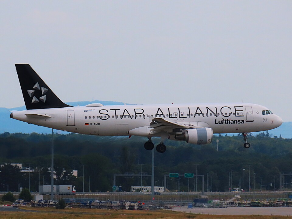 ルフトハンザドイツ航空 Aviationtag A320 Lufthansa Airbus A320 - D-AIPB – Aviationtag