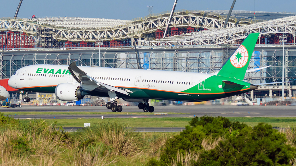 エバー航空 Boeing 787-10 B-17802 台湾桃園国際空港 航空フォト