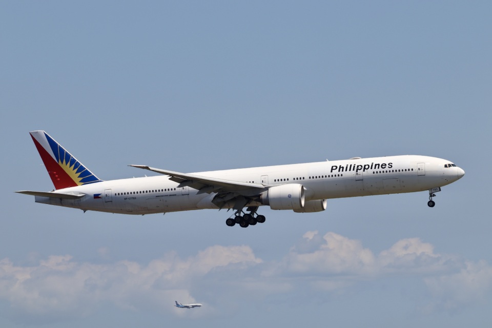 フィリピン航空Boeing777-300ER Business Class] Philippine Airlines B777-300ER フィリピン