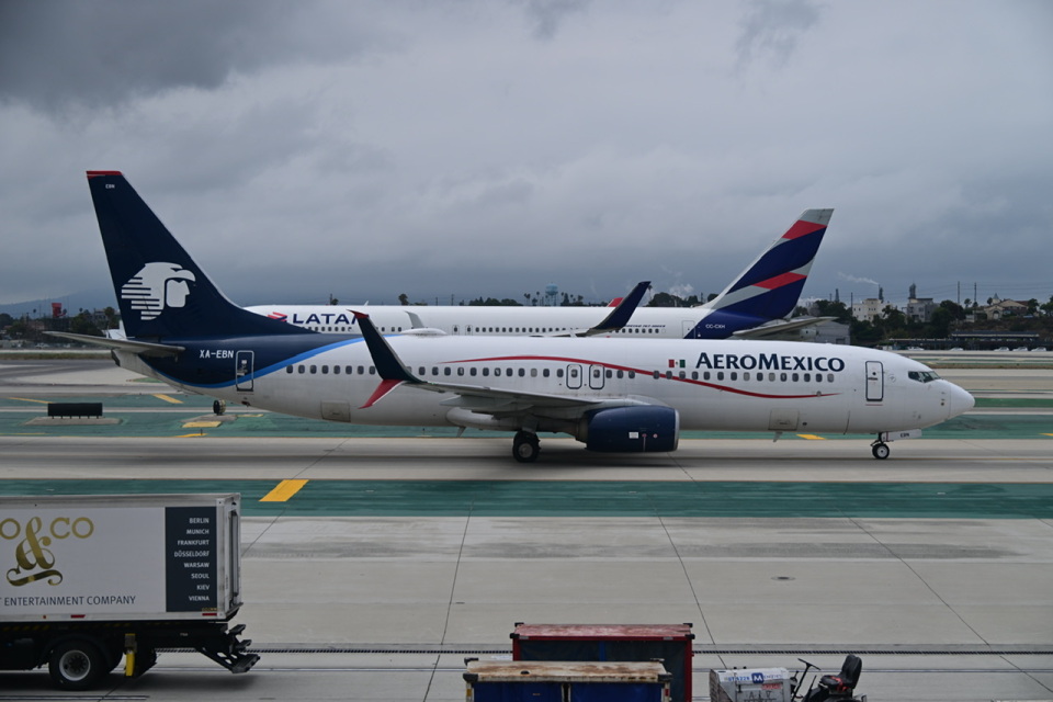 アエロメヒコ航空 Boeing 737-800 XA-EBN ロサンゼルス国際空港
