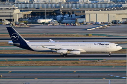 チョロ太さんが、ロサンゼルス国際空港で撮影したルフトハンザドイツ航空 A340-313Xの航空フォト（飛行機 写真・画像）