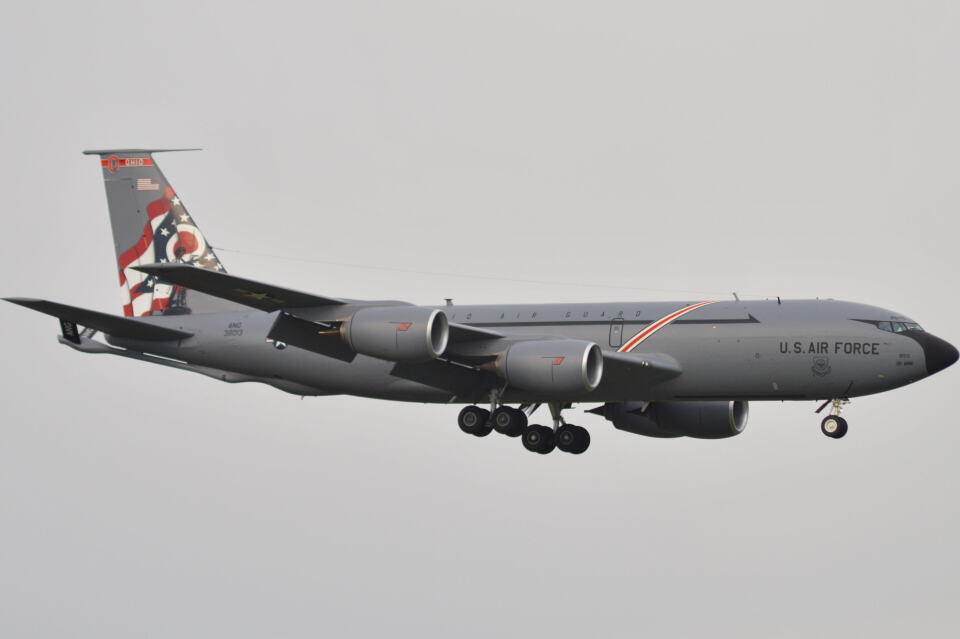アメリカ空軍 Boeing KC-135 Stratolifter 63-8013 横田基地