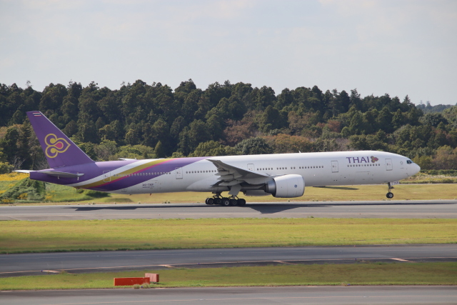タイ国際航空 特別塗装「ロイヤルバージ」モデル タイ国際航空、ロイヤルバージ塗装のB777-300特別塗装機を公開