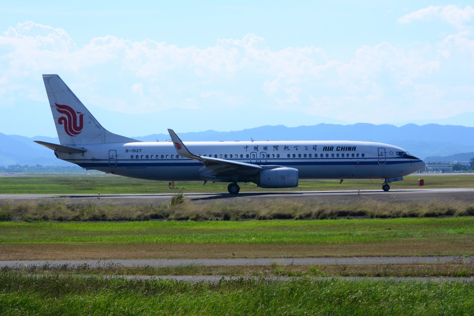 中国国際航空 Boeing 737-800 B-1527 仙台空港 航空フォト | by