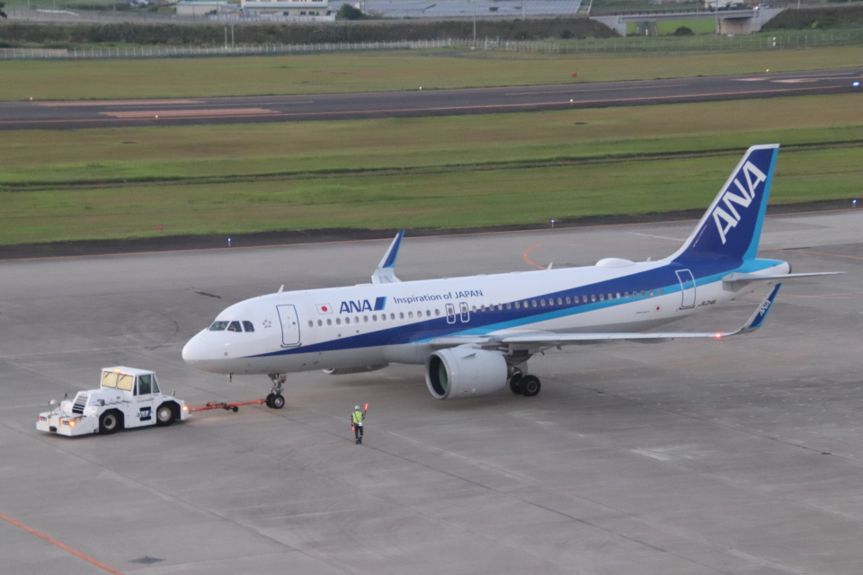 全日空 Airbus A320neo JA214A 仙台空港 航空フォト | by 山形銀