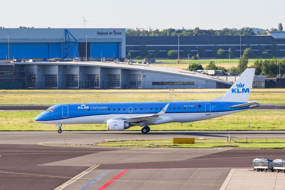 1/200 E190 KLM シティホッパー PH-EZA　[ヘルパウイングス] 1/200 E190 KLM シティホッパー PH-EZA [ヘルパウイングス] KLM